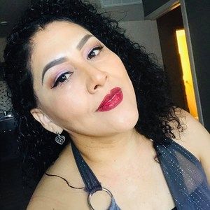 Meet your Posher, Claudia